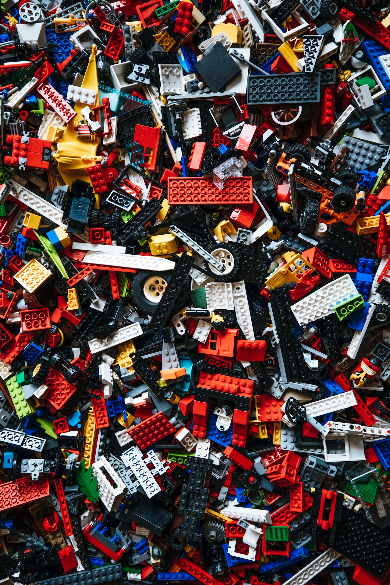 Lego and oil-based plastics